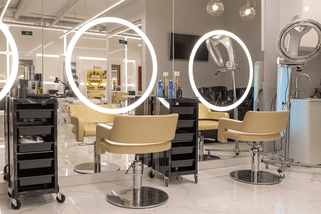 Top Mistakes to Avoid When Renting Your First Salon Suite.